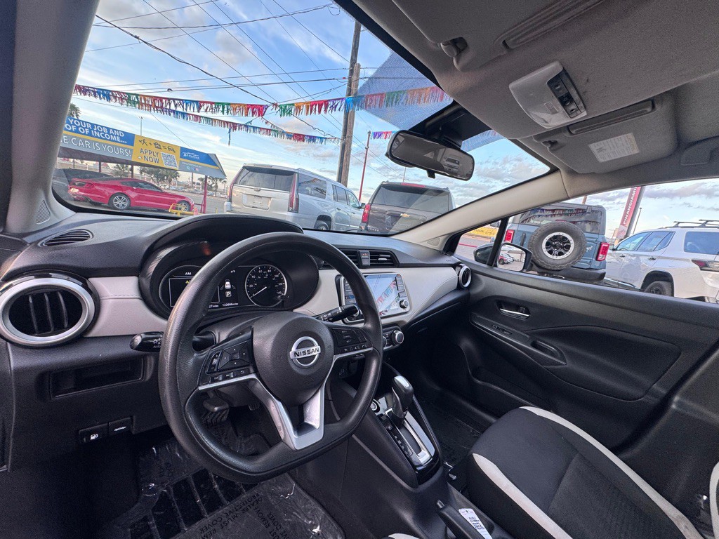 2021 Nissan Versa Image 11