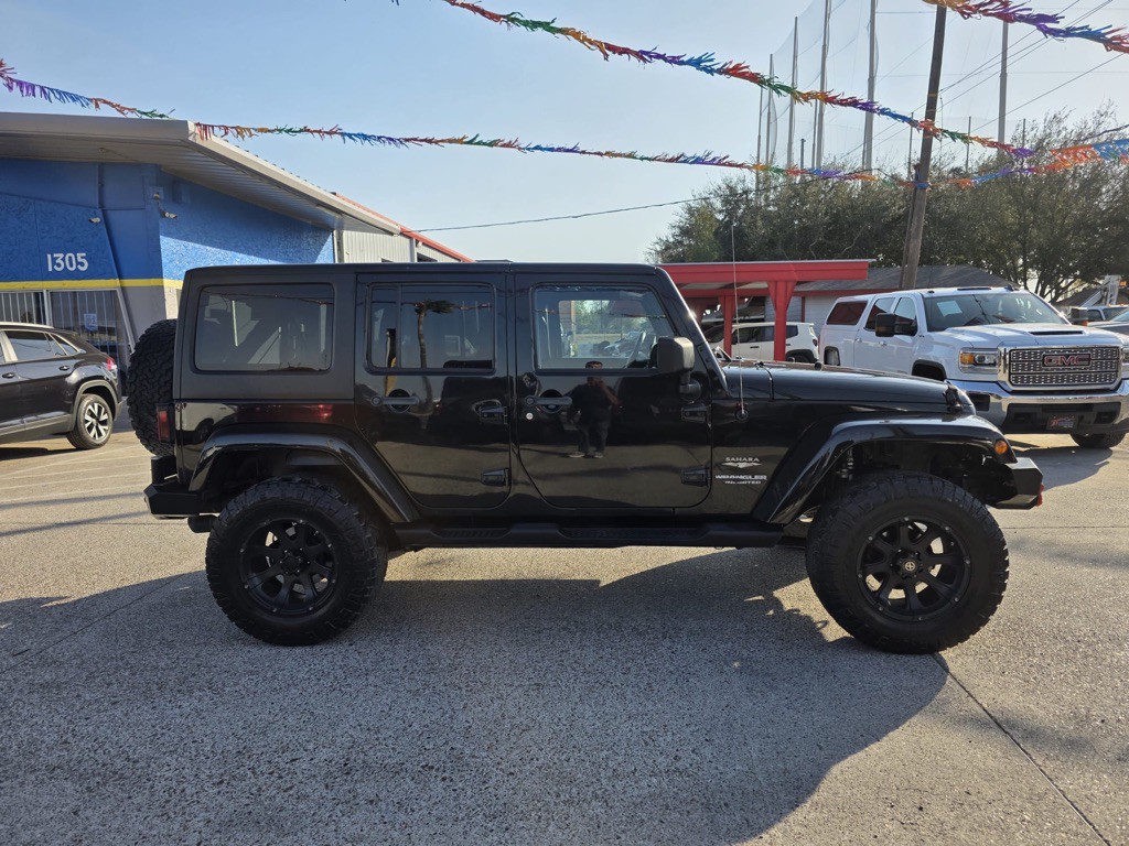 2012 Jeep Wrangler Unlimited Image 2