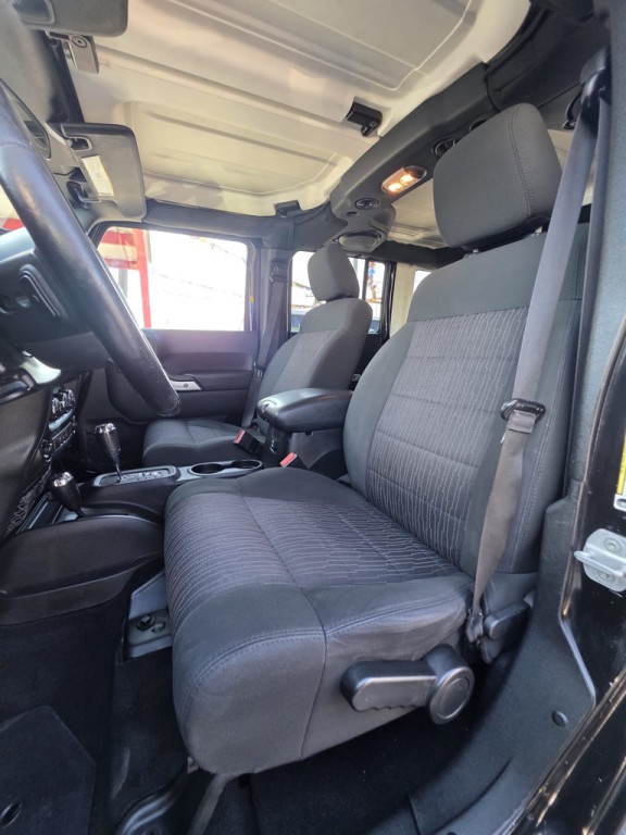 2012 Jeep Wrangler Unlimited Image 9