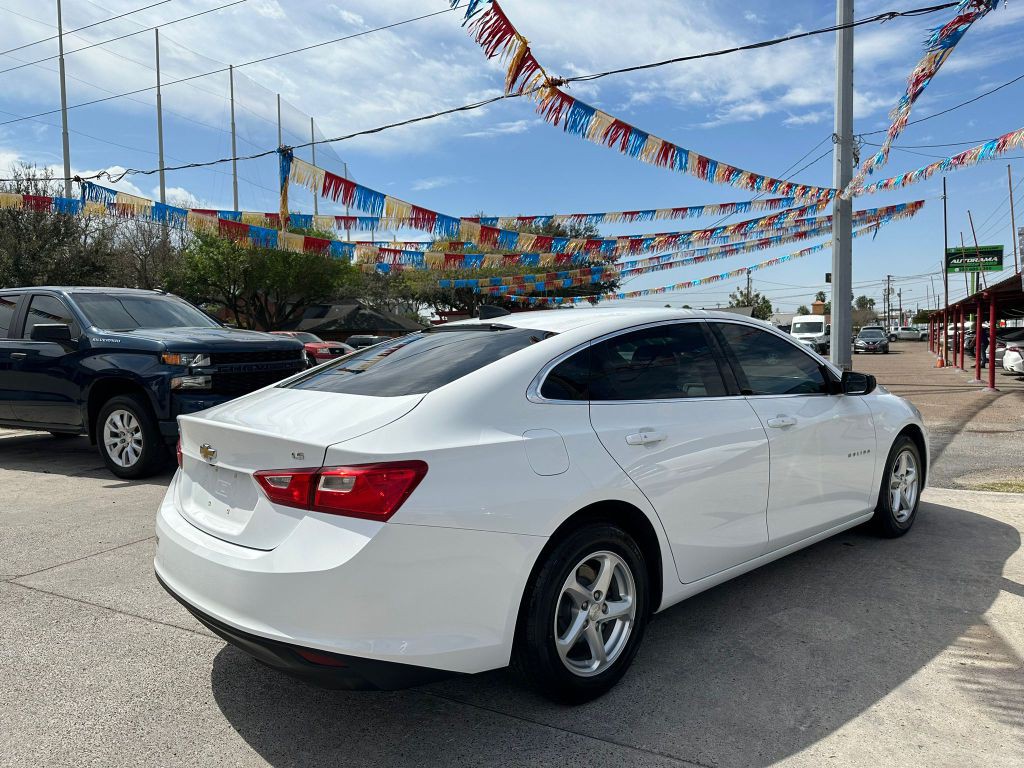 2016 Chevrolet Malibu Image 4