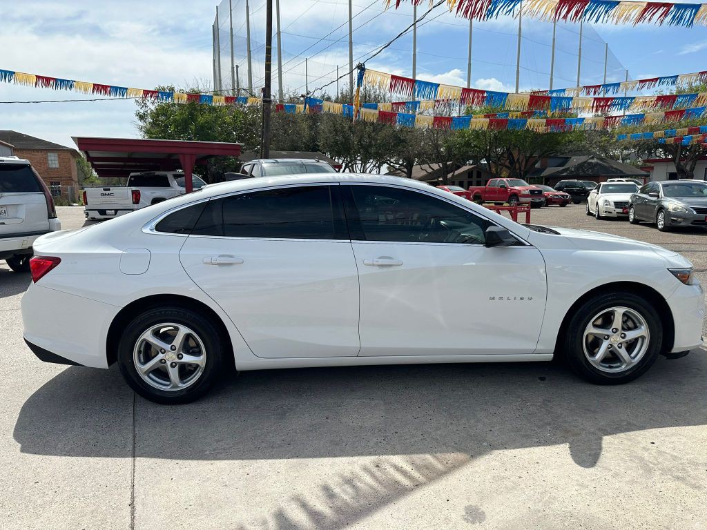 2016 Chevrolet Malibu Image 5
