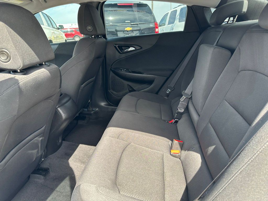 2016 Chevrolet Malibu Image 10