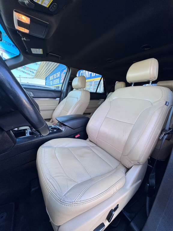 2016 Ford Explorer Image 9