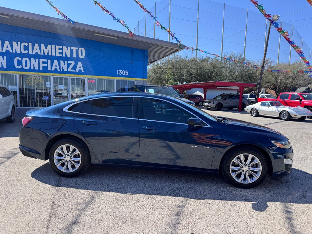2019 Chevrolet Malibu Image 2