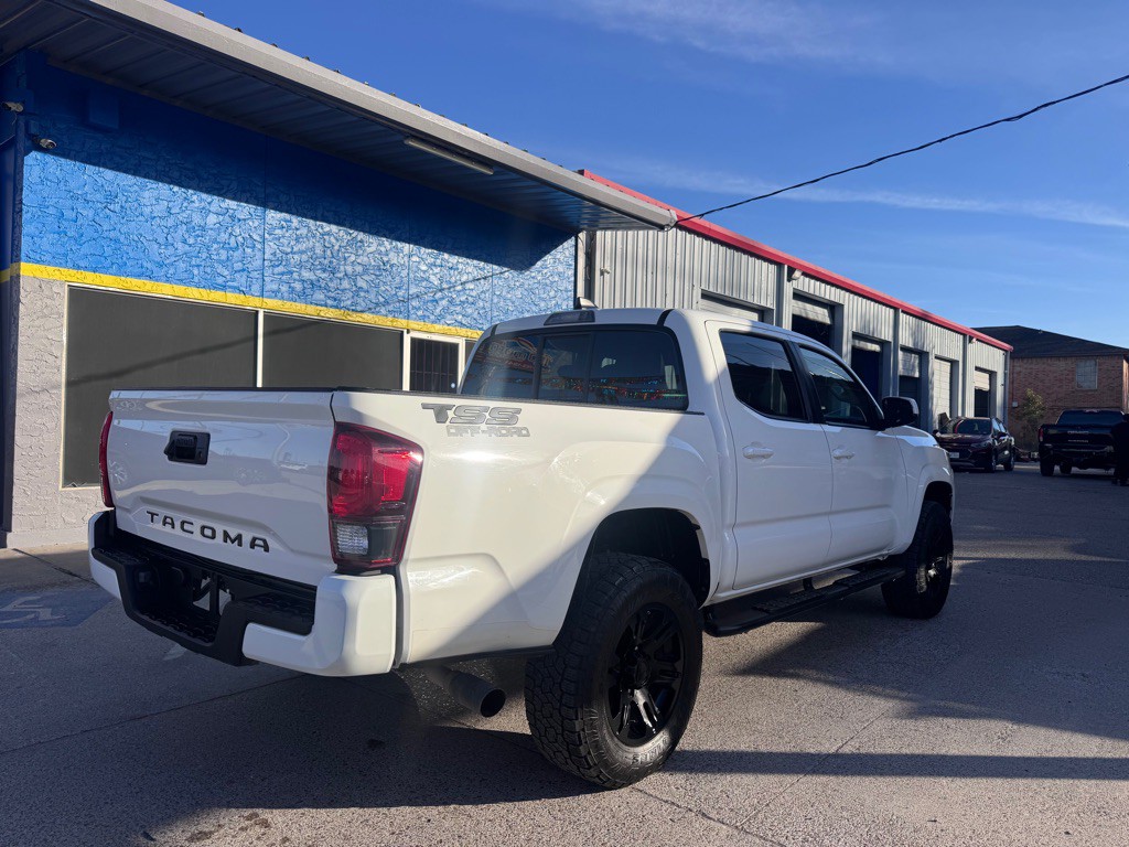 2021 Toyota Tacoma Image 18