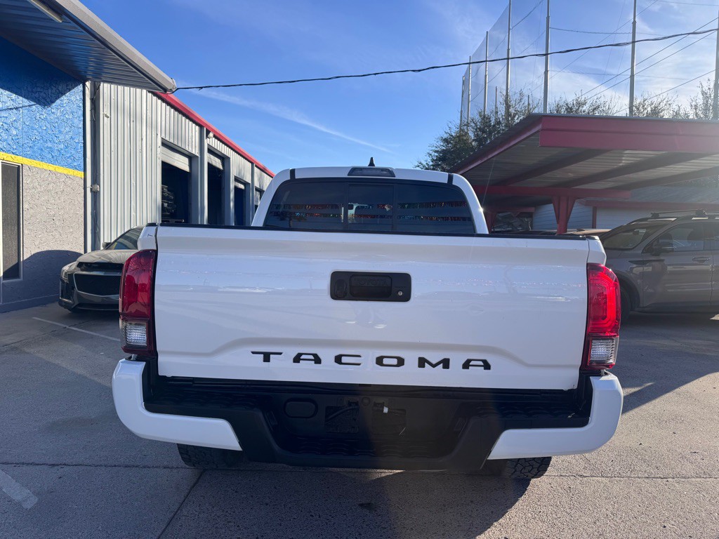 2021 Toyota Tacoma Image 21