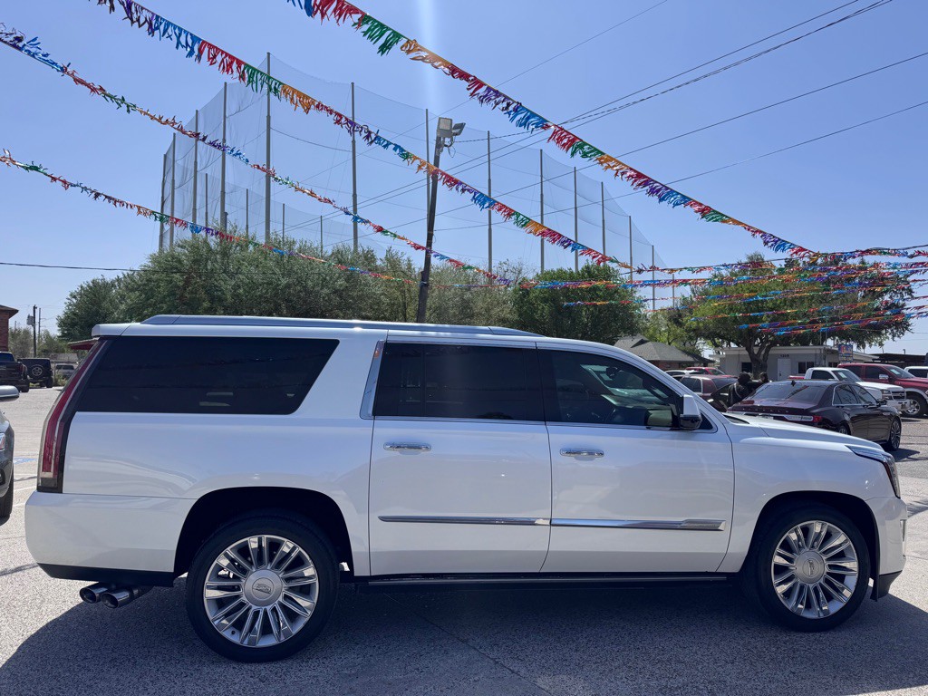 2016 Cadillac Escalade Image 3