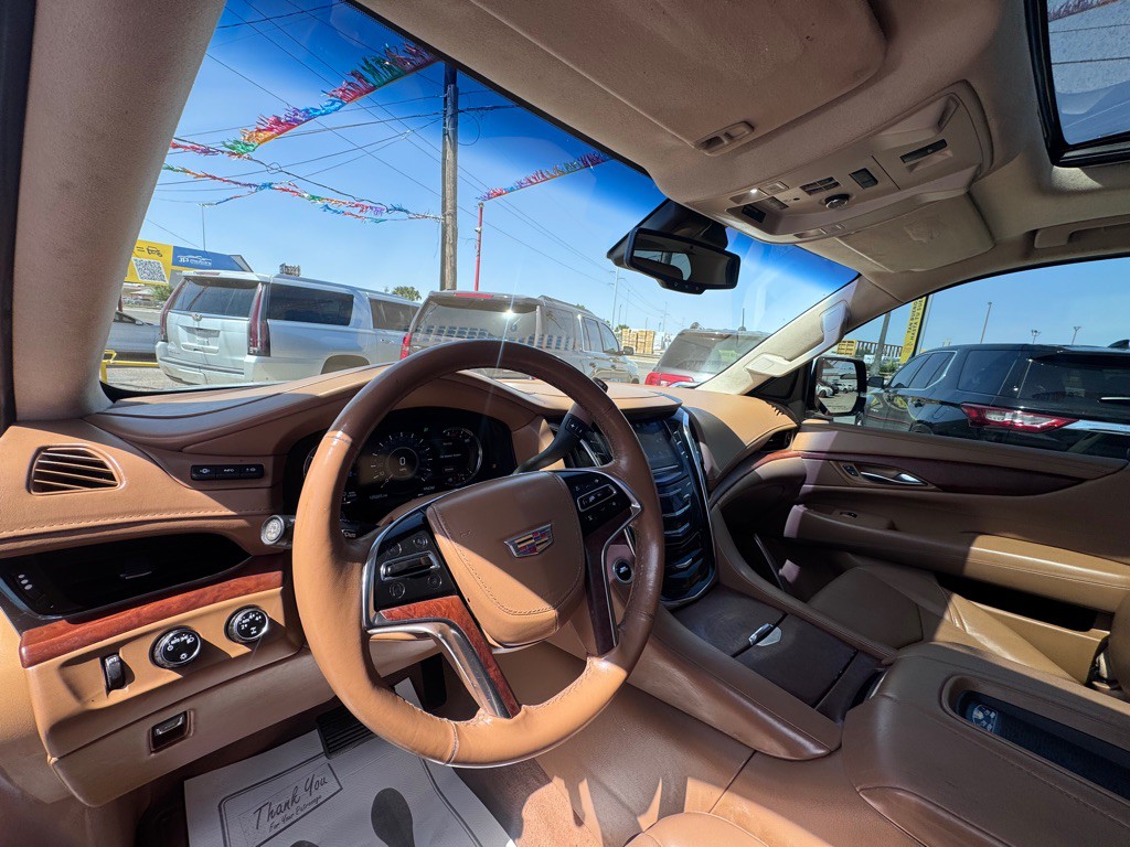 2016 Cadillac Escalade Image 9