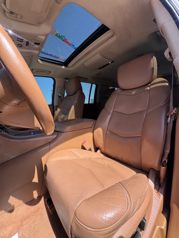 2016 Cadillac Escalade Image 10