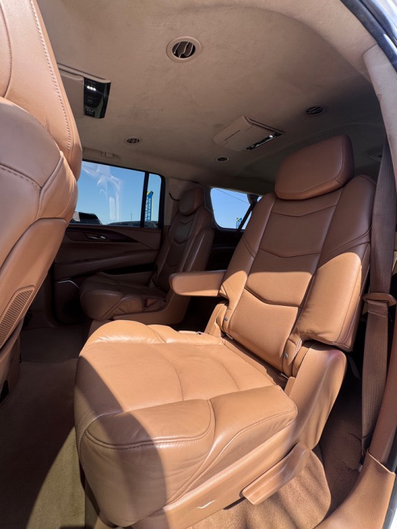 2016 Cadillac Escalade Image 11