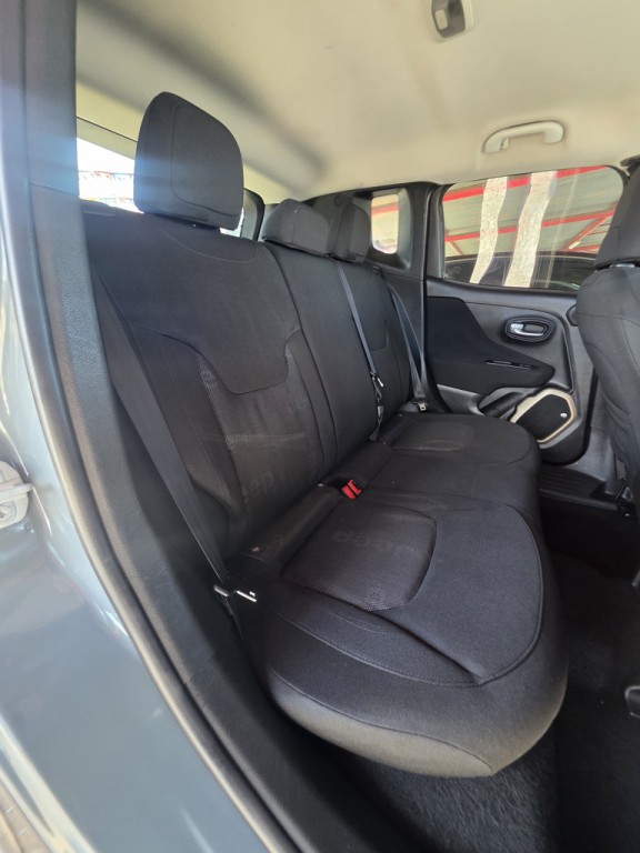 2017 Jeep Renegade Image 12