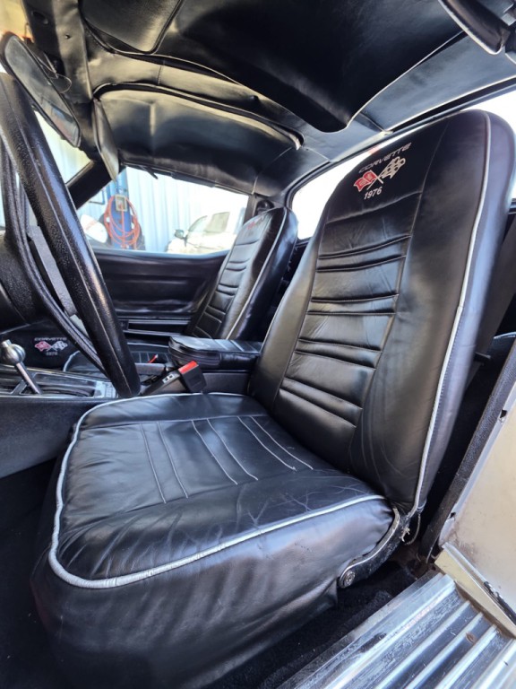 1976 Chevrolet Corvette Image 8