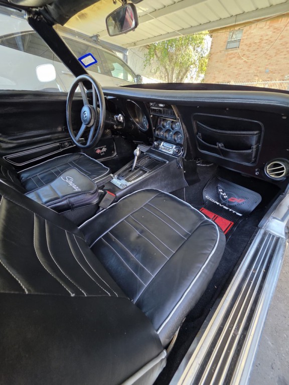 1976 Chevrolet Corvette Image 9