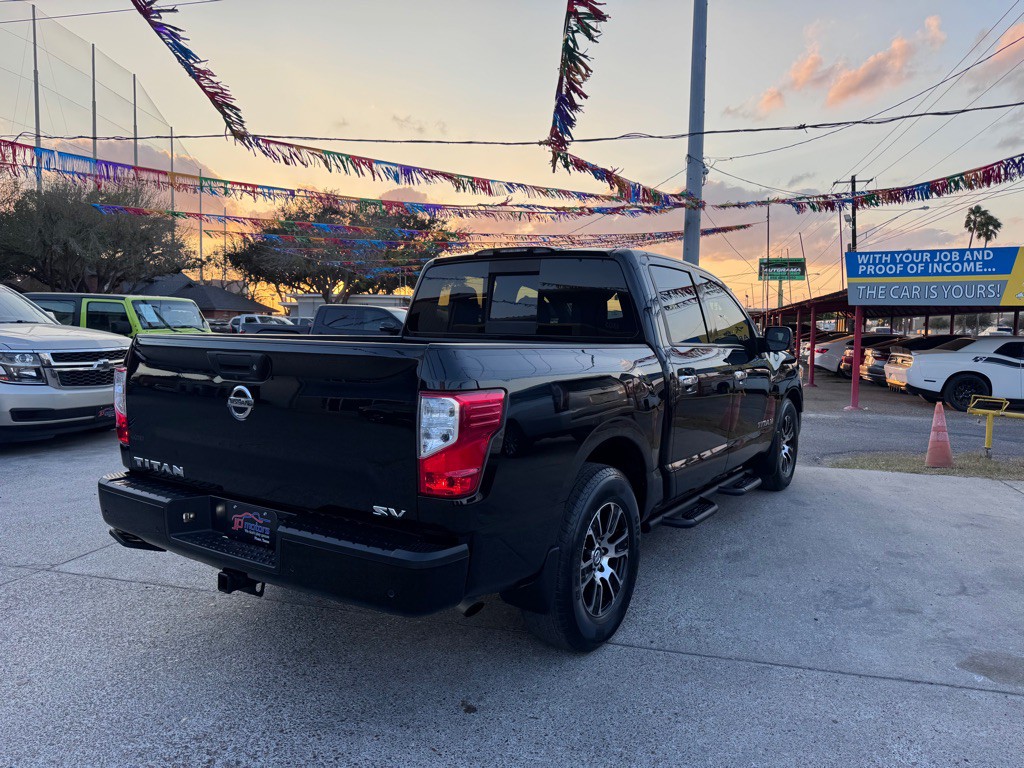 2021 Nissan Titan Image 4