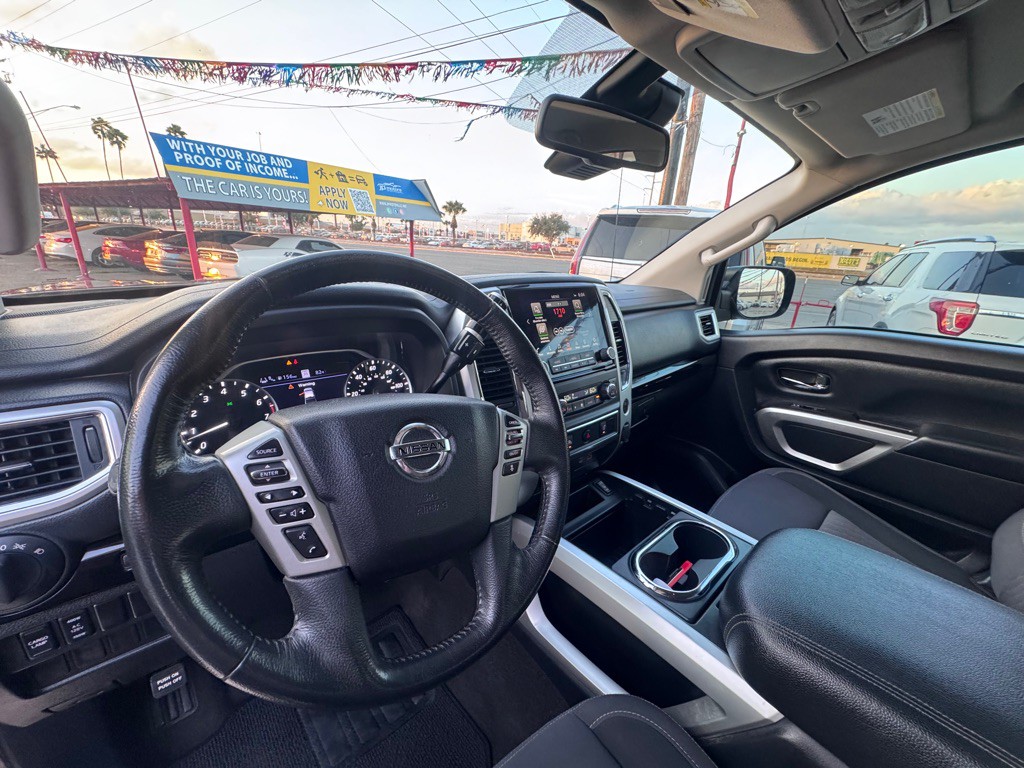 2021 Nissan Titan Image 9