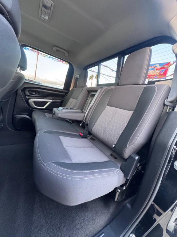 2021 Nissan Titan Image 11