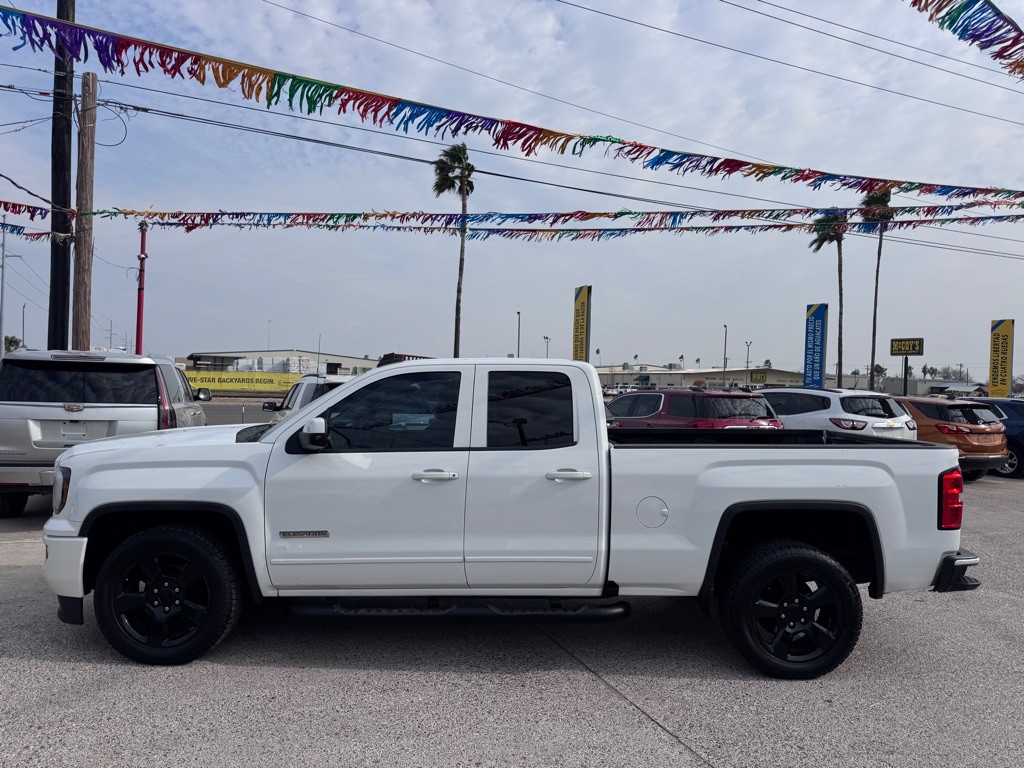 2017 GMC Sierra Image 2