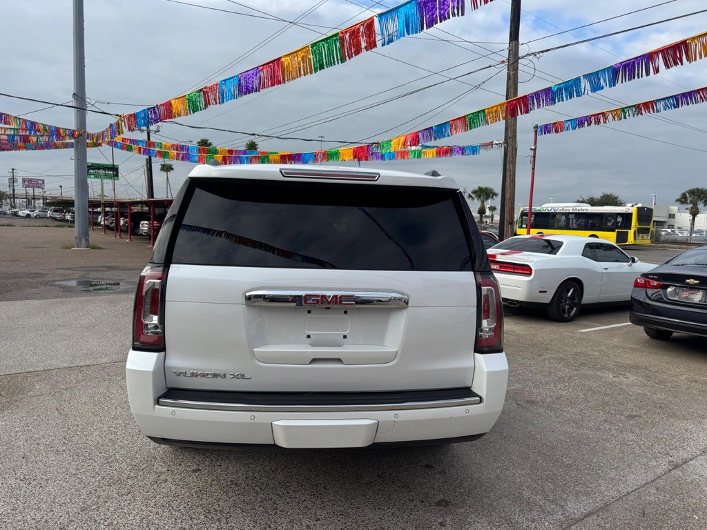 2016 GMC Yukon Image 18