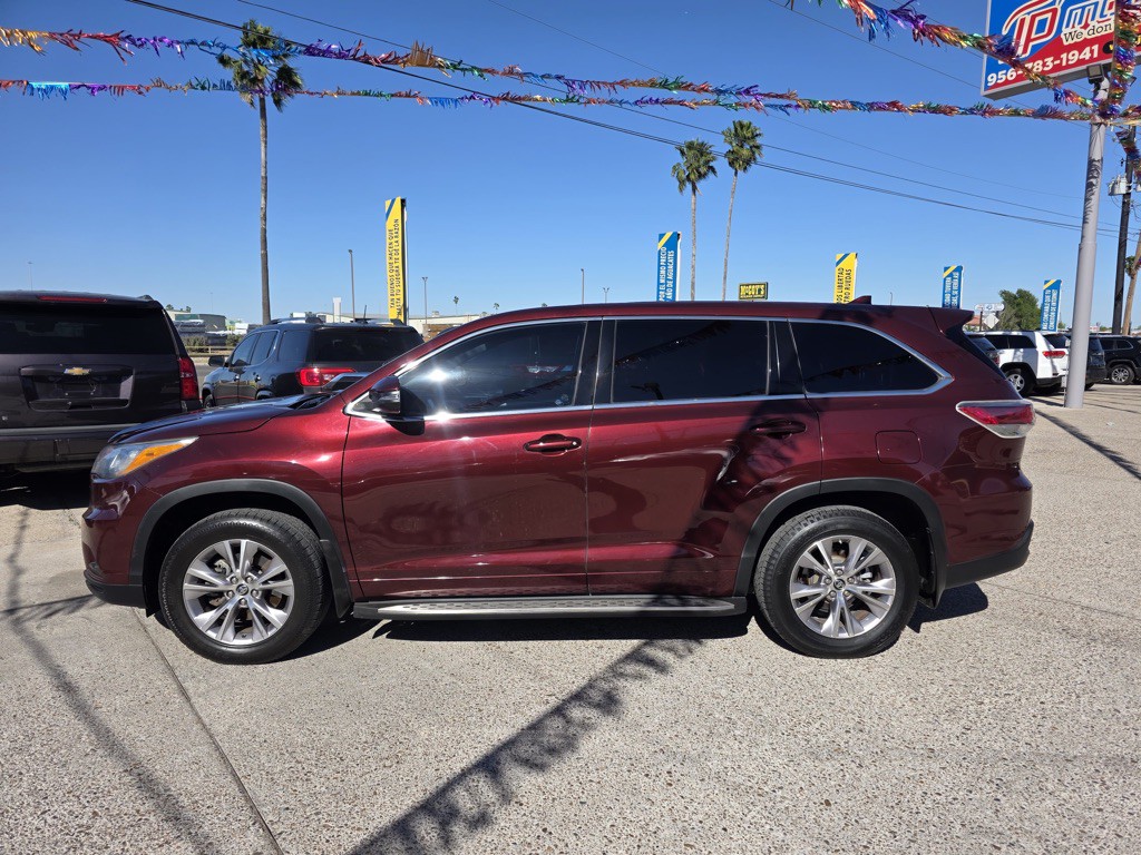 2016 Toyota Highlander Image 2