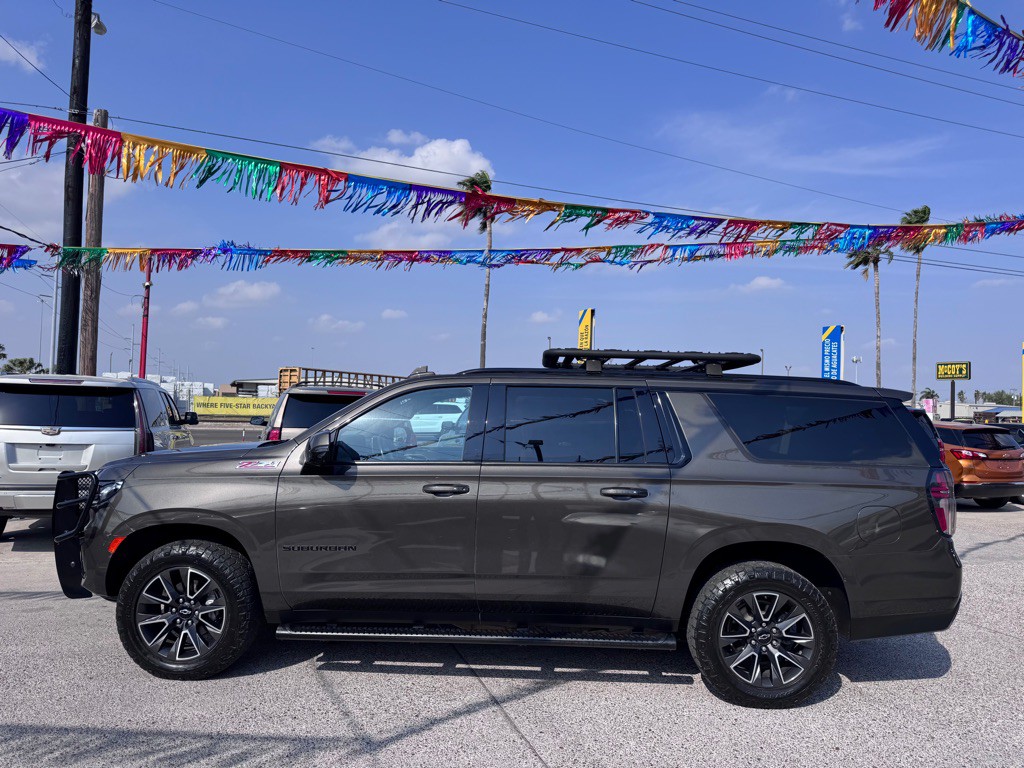 2021 Chevrolet Suburban Image 2