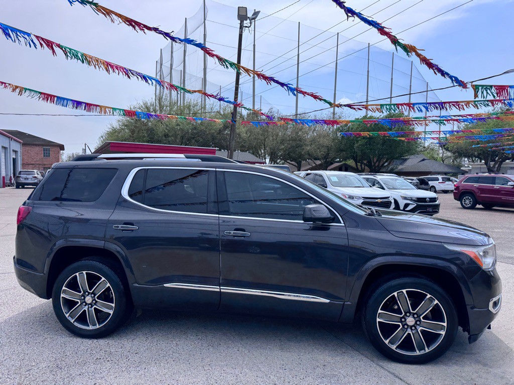 2017 GMC Acadia Image 3