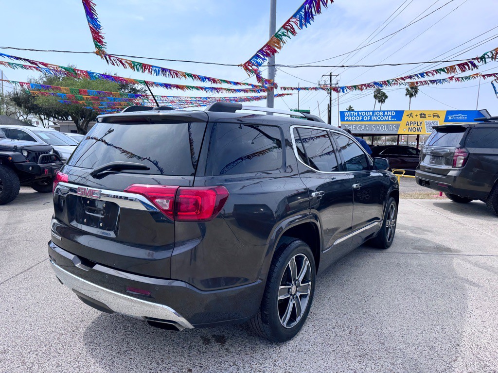 2017 GMC Acadia Image 4