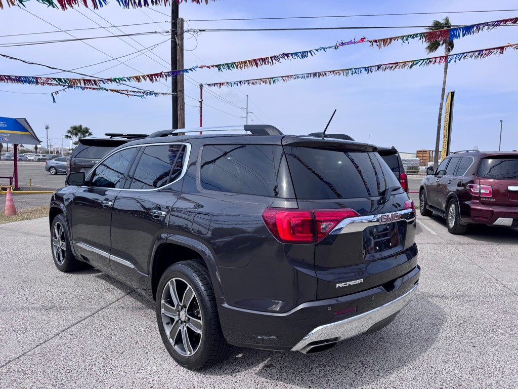 2017 GMC Acadia Image 5