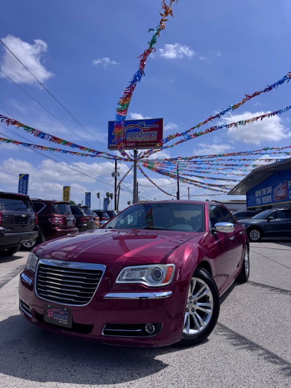2012 Chrysler 300 Image 1