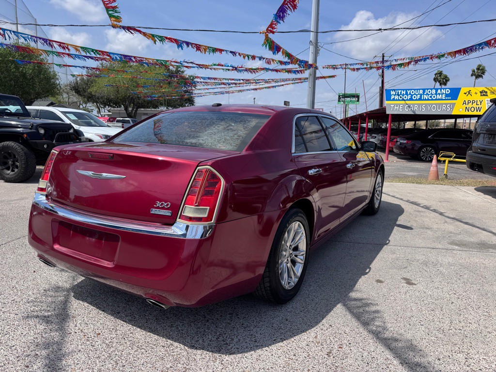 2012 Chrysler 300 Image 6