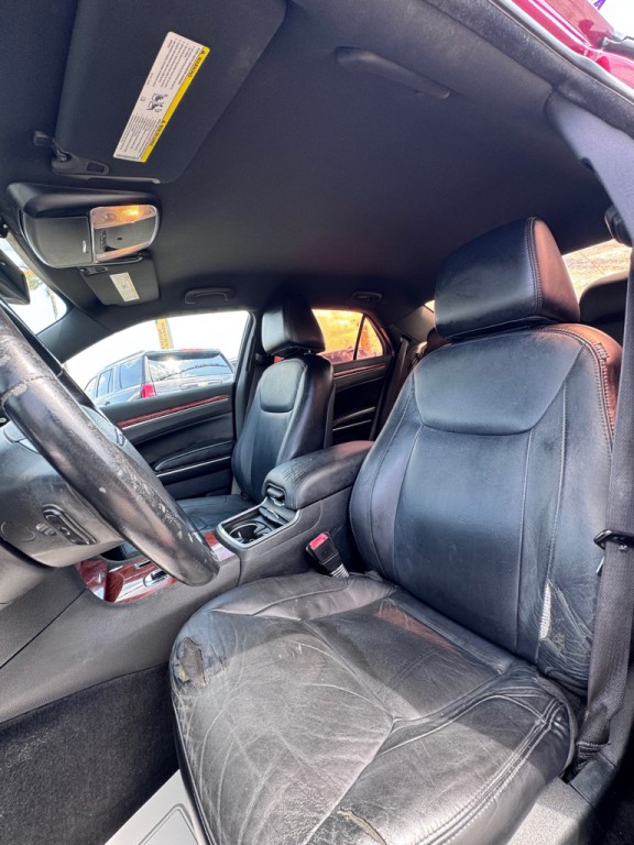 2012 Chrysler 300 Image 10