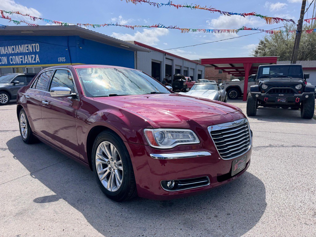 2012 Chrysler 300 Image 14