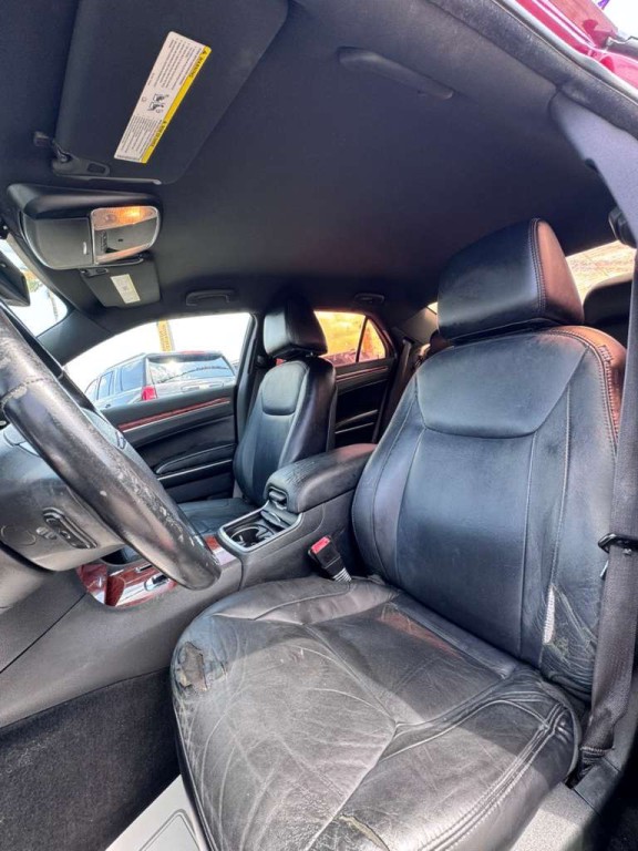 2012 Chrysler 300 Image 20