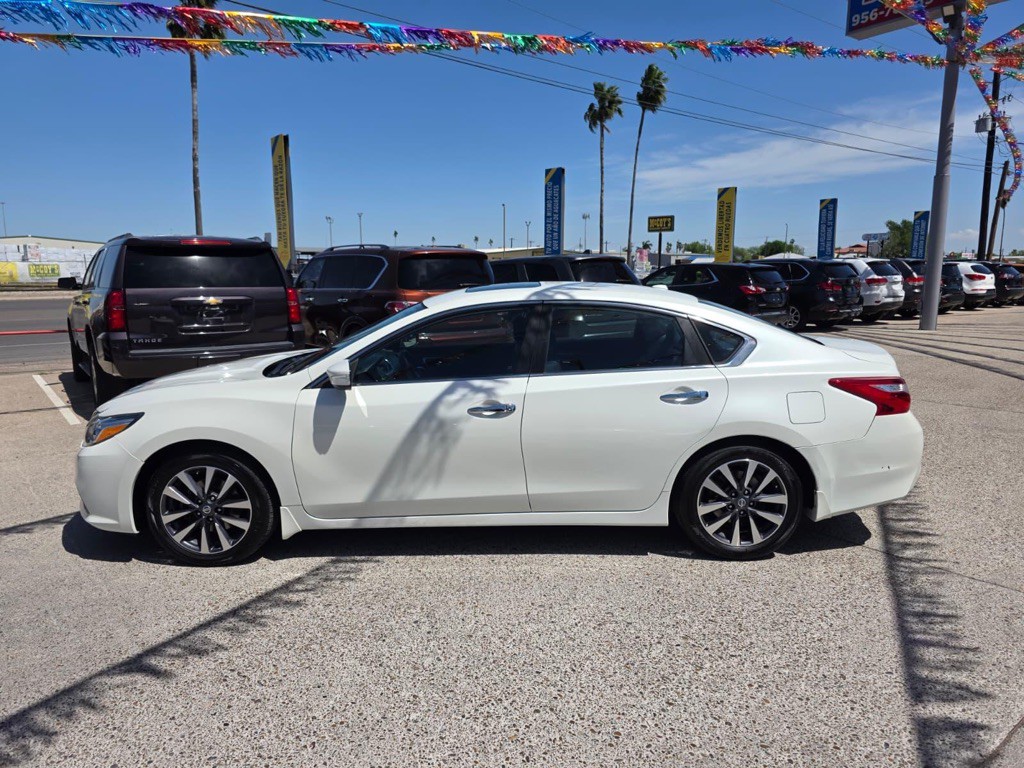 2017 Nissan Altima Image 2
