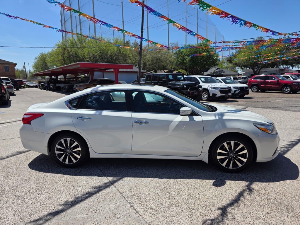 2017 Nissan Altima Image 3