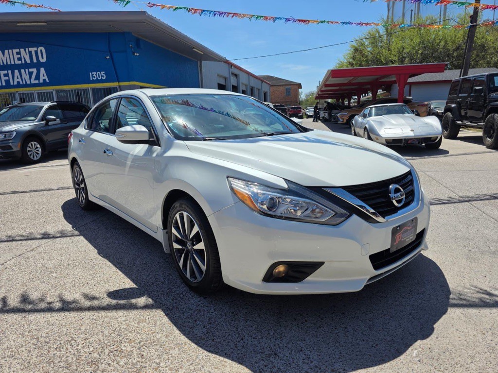 2017 Nissan Altima Image 6