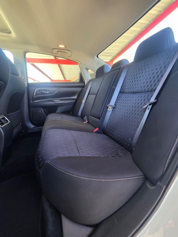 2017 Nissan Altima Image 11