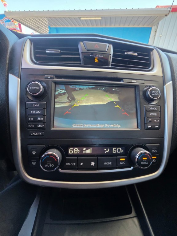 2017 Nissan Altima Image 12