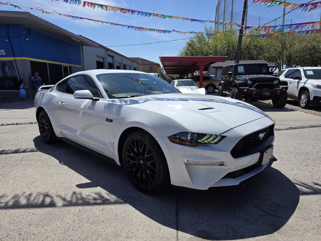 2020 Ford Mustang Image 2