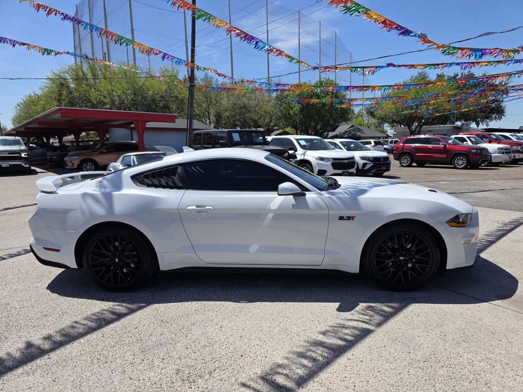 2020 Ford Mustang Image 3