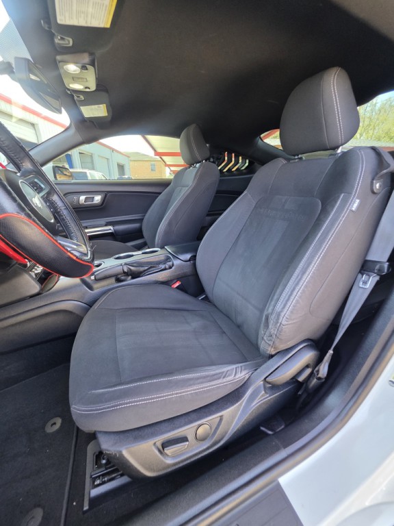 2020 Ford Mustang Image 9