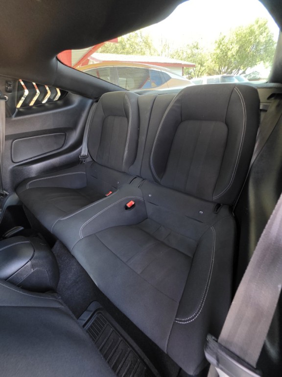 2020 Ford Mustang Image 12