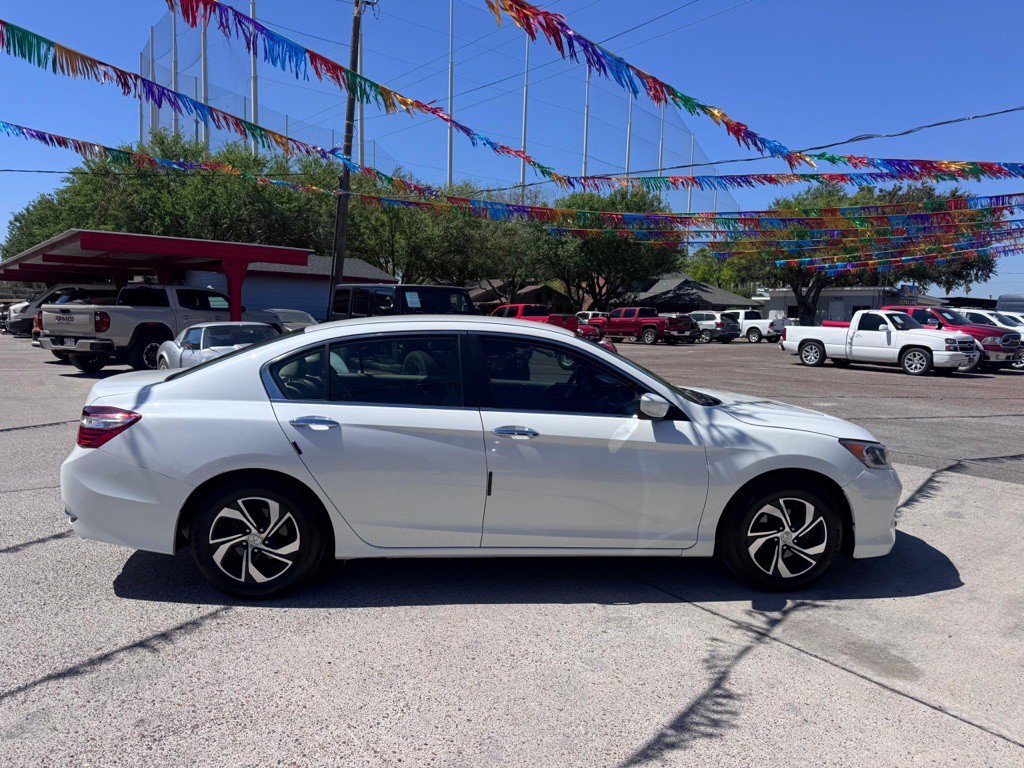 2017 Honda Accord Image 2