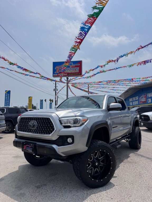 2018 Toyota Tacoma Image 1