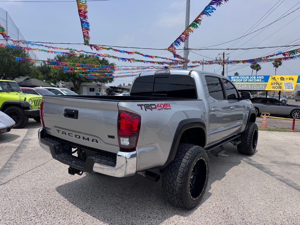 2018 Toyota Tacoma Image 4