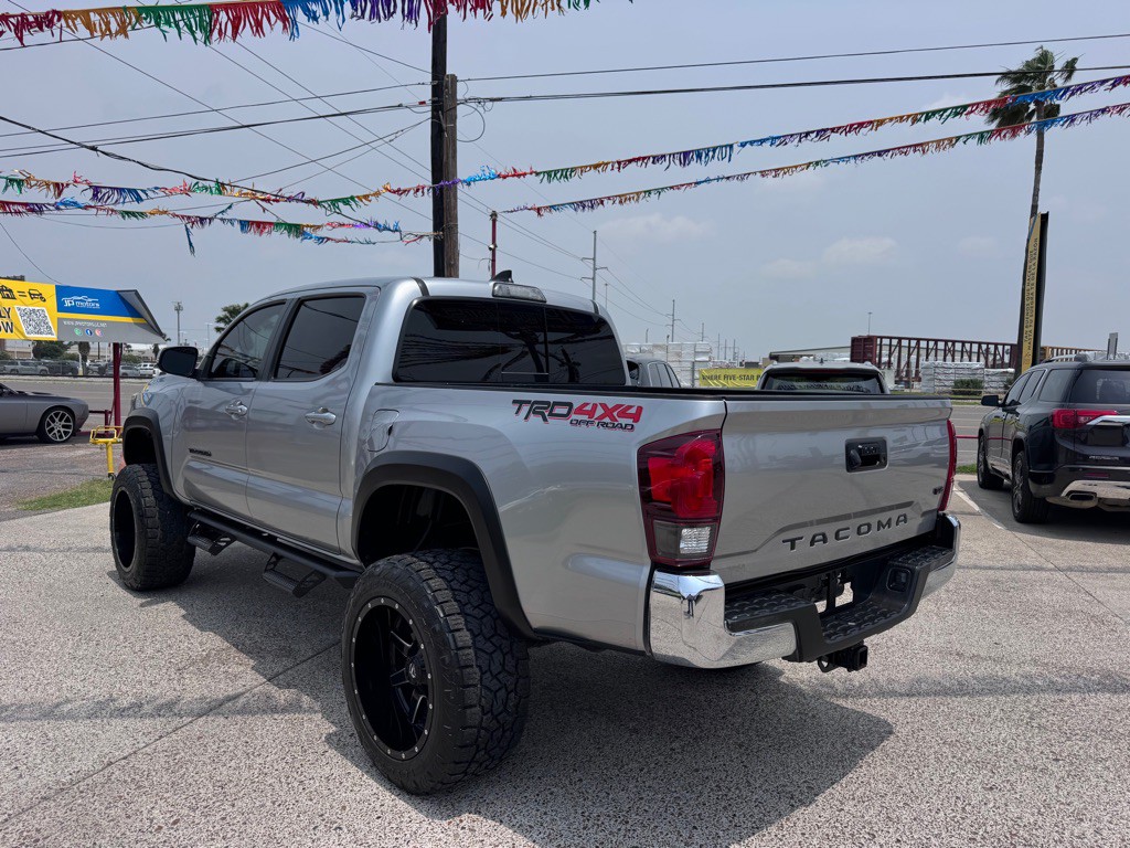 2018 Toyota Tacoma Image 5