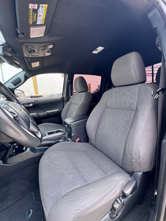 2018 Toyota Tacoma Image 9