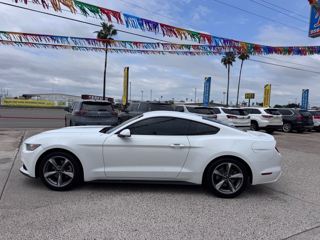 2017 Ford Mustang Image 2