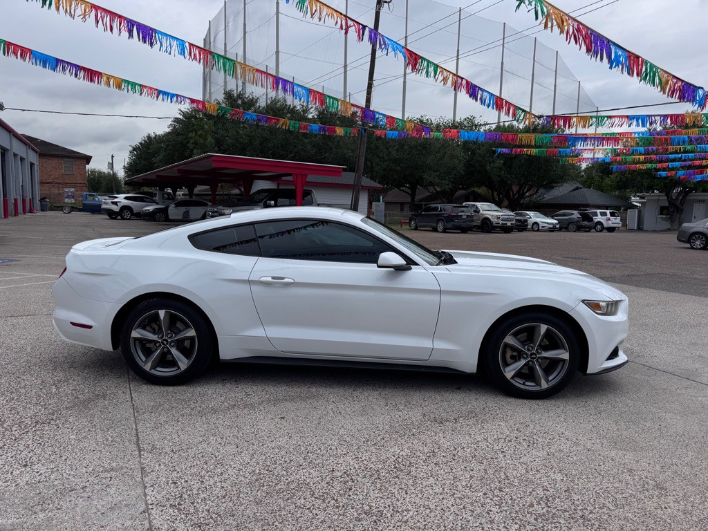 2017 Ford Mustang Image 3