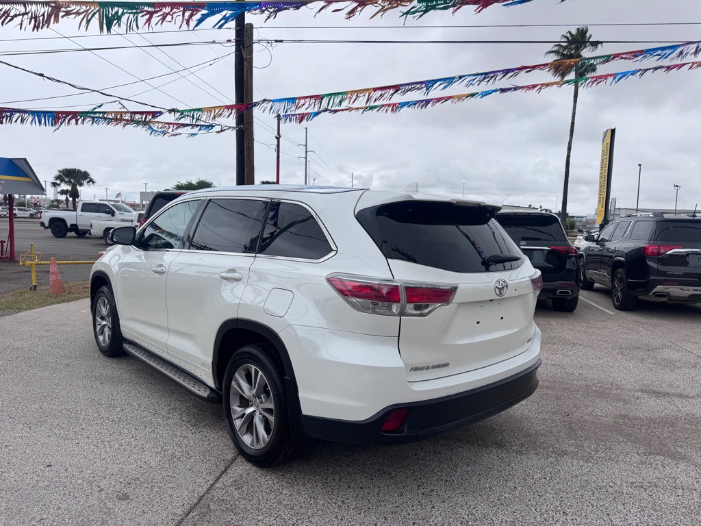 2015 Toyota Highlander Image 4