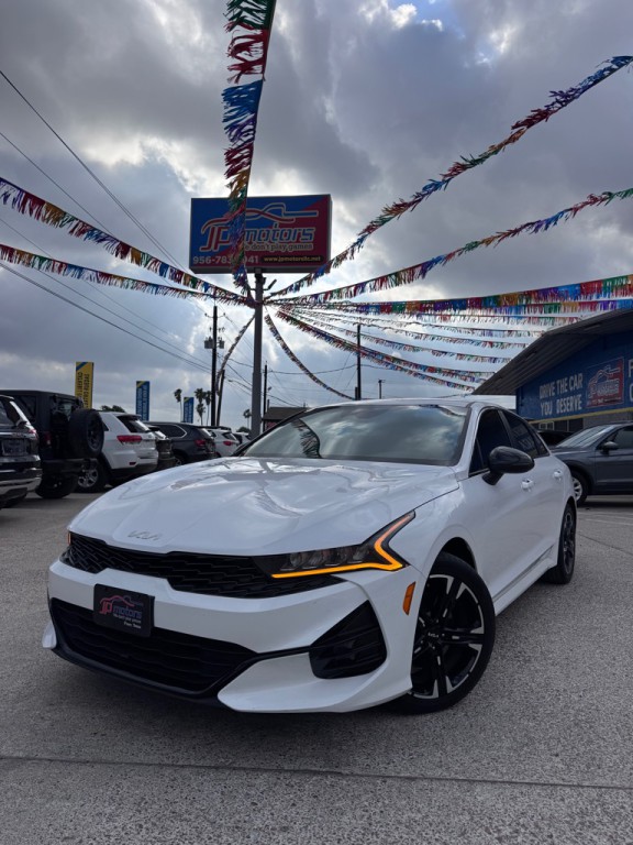 2023 Kia K5 Image 1